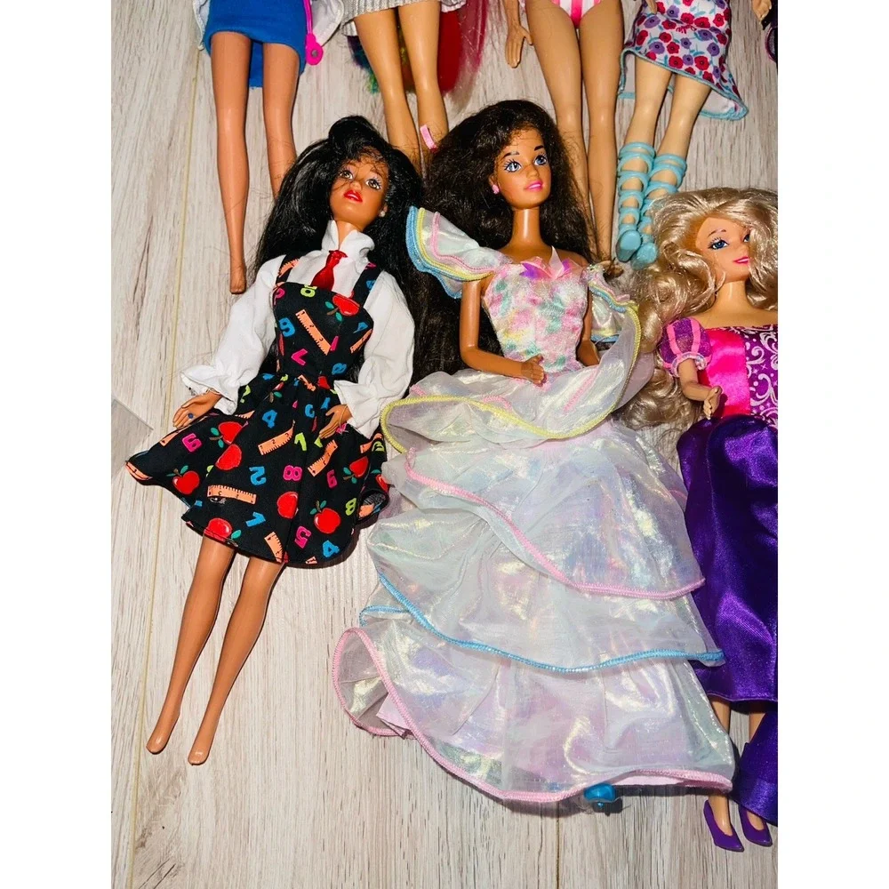 Vintage & Modern Barbie Doll Lot of 9 with Bags of Extra Clothes & Accessories⁠
